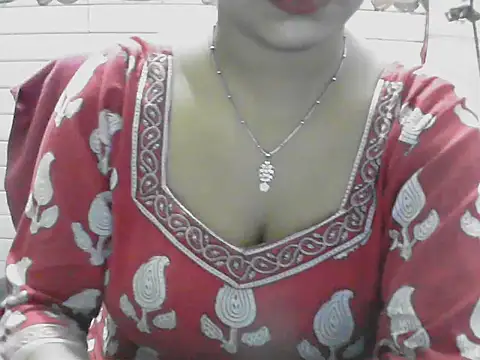 LovingPihu webcam