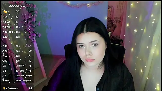 Mona_Esty webcam