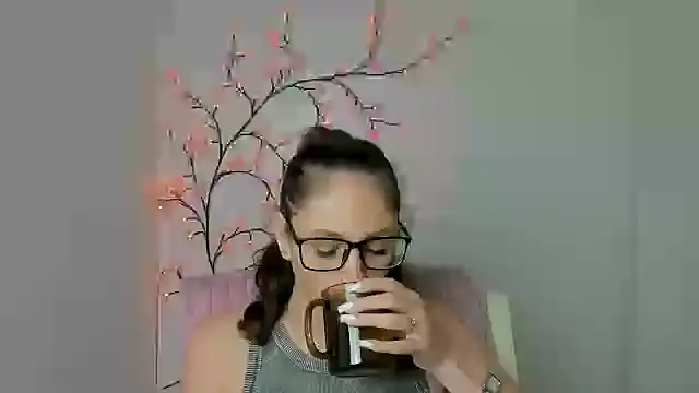 KissMeJulia webcam