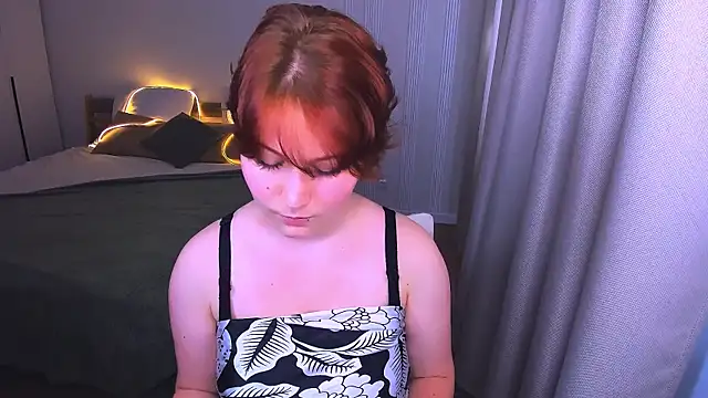 MiaLacrice webcam