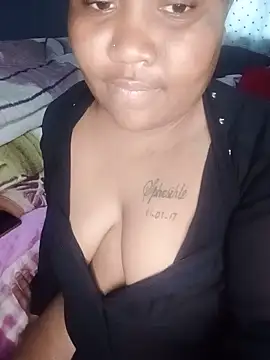ChubbyMidgetxxx19 webcam