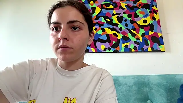 MarisaKomar webcam
