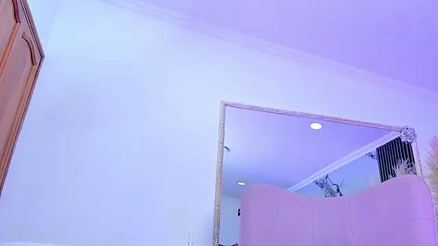 nahomyrusell_ webcam
