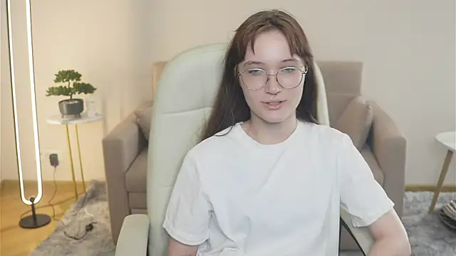 TashaSpeach webcam
