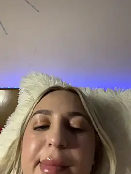 xlexi - XLexi's free webcam - UK Sex Cams