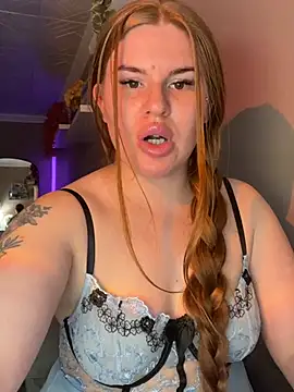 RedFoxQueen webcam