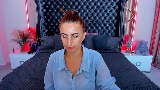 rebecca_diamond - Rebecca_Diamond's free webcam - UK Sex Cams