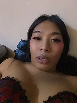 hugecock_tamira webcam