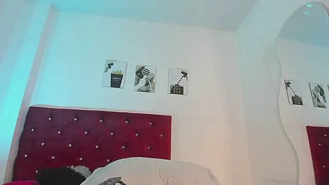 Liamsubtle01 live cam on StripChat