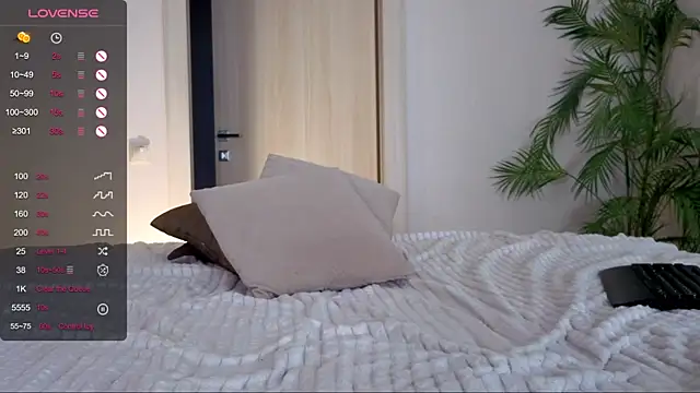 BlushingAngelita webcam
