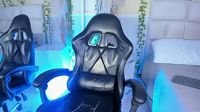 TaylorClay_ webcam