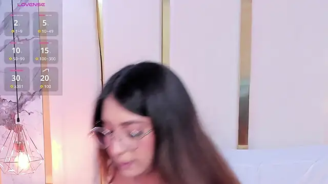 kamilavegga - KamilaVegga's free webcam - UK Sex Cams