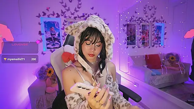 DahliaGrey live cam on StripChat