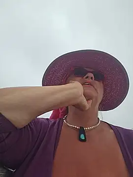 Hot-Muci live cam