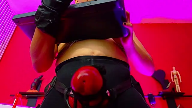 MistressSlut1 webcam