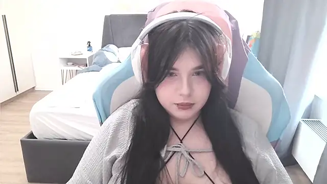 LunarMia webcam