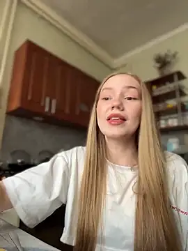 MilaMoone webcam