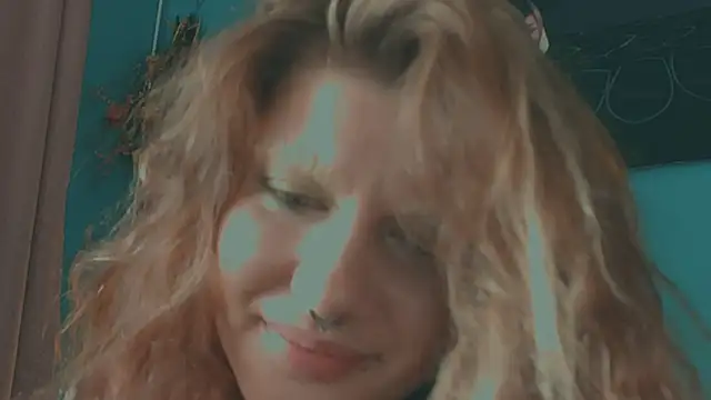 VivienDarkbloom webcam
