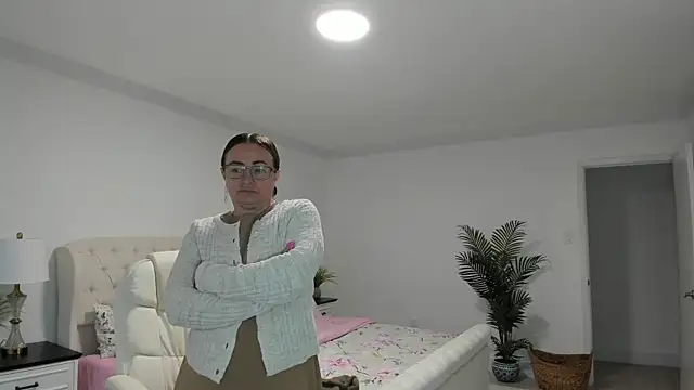 Vika73 live cam
