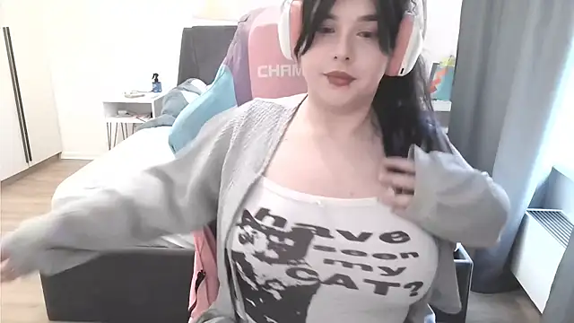 LunarMia webcam