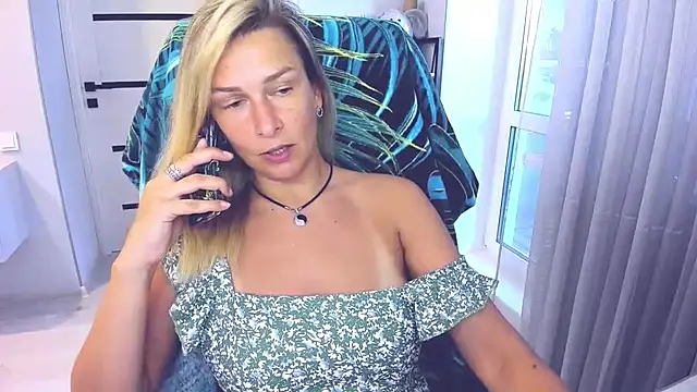 AlexiaDarren webcam