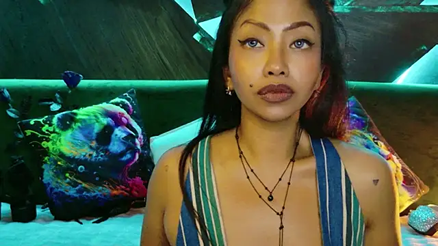 ElyaQuinn webcam