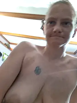 bam420bam live cam on StripChat