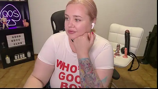 MargotGrey webcam
