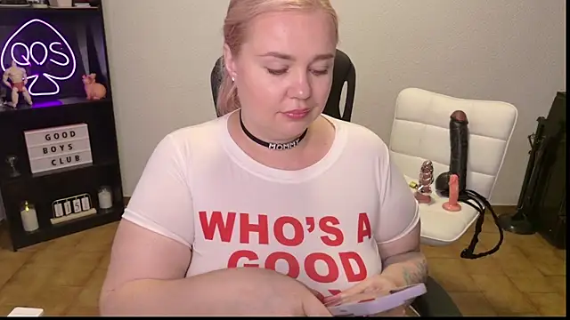 MargotGrey webcam