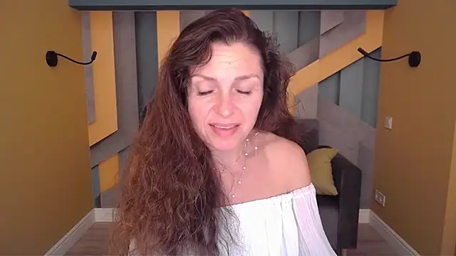 EllaLong live cam on StripChat