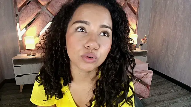 TamaraaHoney webcam