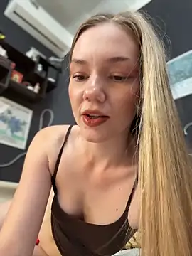 MilaMoone live sex cam