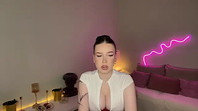 mistress_of_hearts webcam
