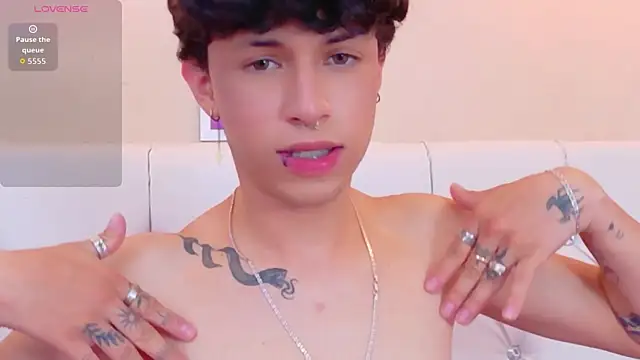 Axel__Evans live cam on StripChat