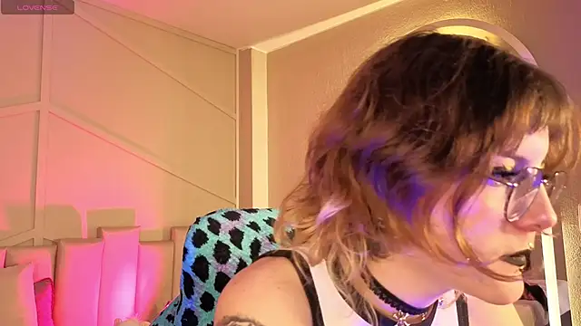 Rossiee_huntt webcam