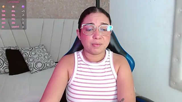 AliceSmity__ webcam