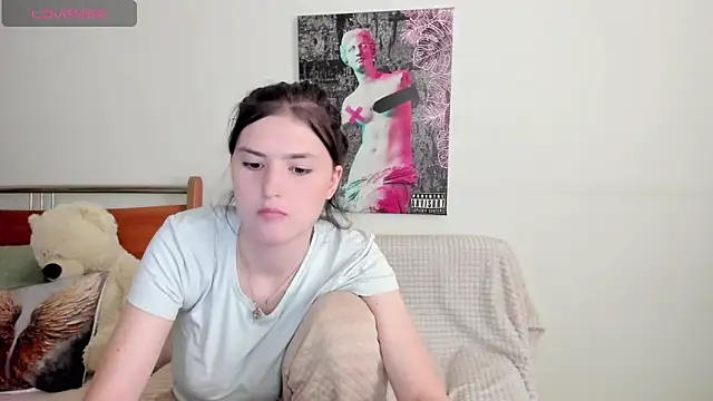 Kira_Devi webcam