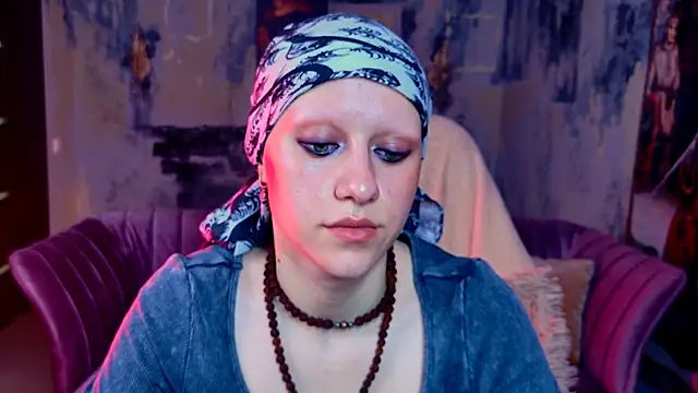 lidadarknet (F teen) - tease neck and bite lips
