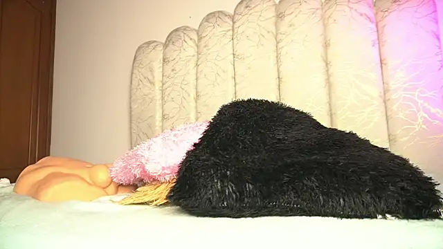 pocahotass_11 - Pocahotass_11's free webcam - UK Sex Cams