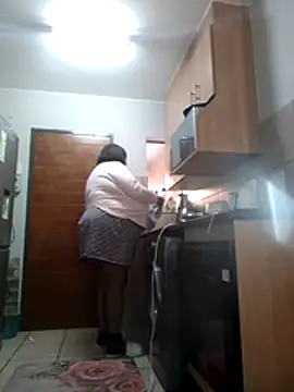 nancy111 (F milf) - Make me squit and cum on my toy