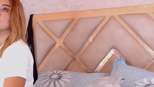 JoannaStanford webcam