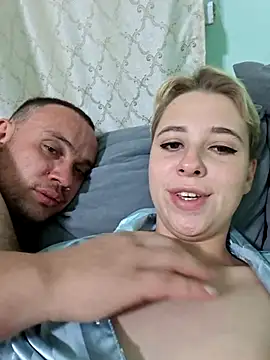 Gussie_Bridie webcam