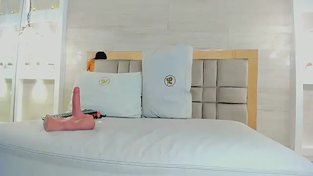 chloe_murray webcam
