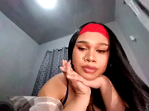 blare_Monica webcam