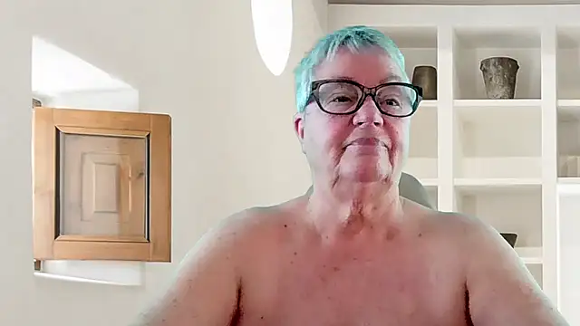 Mystery-Grandmother webcam