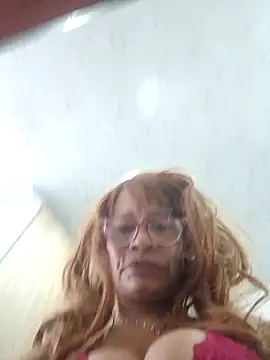 BustyMilf_ webcam