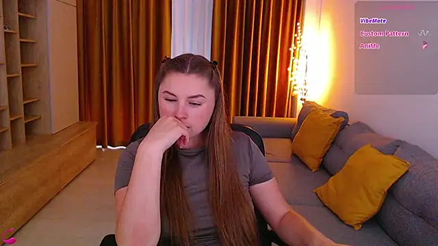 mia_bloomy webcam