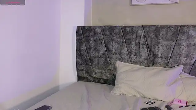 MadisonCollinss_ webcam