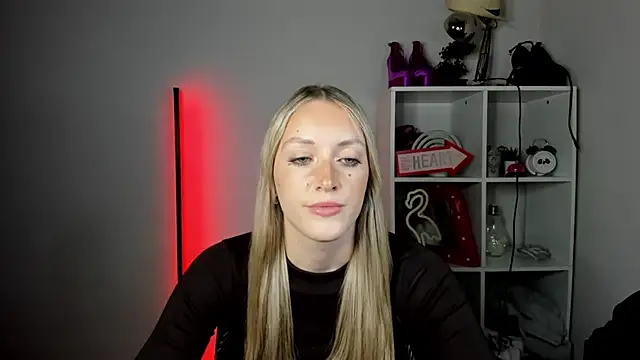 EvelynBlond live sex cam