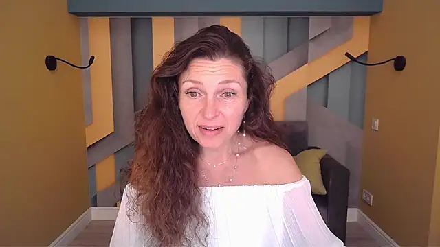 EllaLong webcam